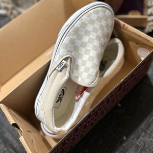 Womens BRAND NEW size 10